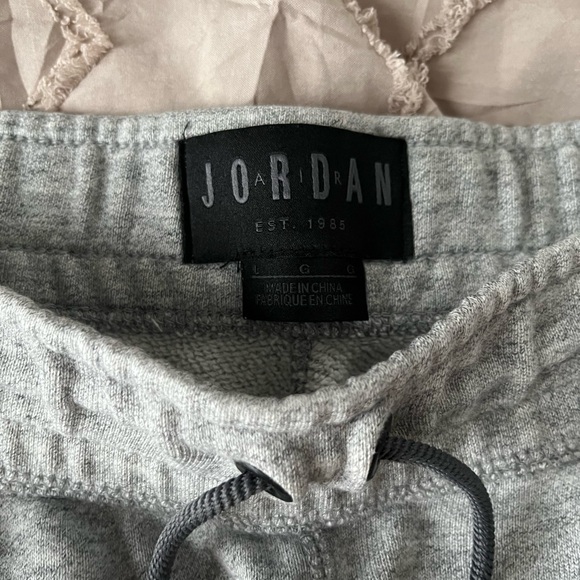 Air Jordan Nike shorts large gray - Picture 3 of 3